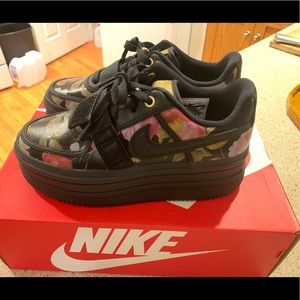 W Nike Vandal 2k LX Platform Sneaker Wedges